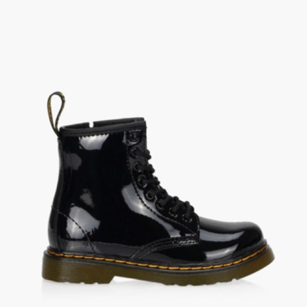 GUC Dr. Martens patent leather kid boots in black with a size zipper
